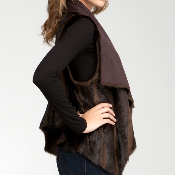 BEBE Faux Fur Reversible Vest Size S Dark Brown - Picture 2 of 5